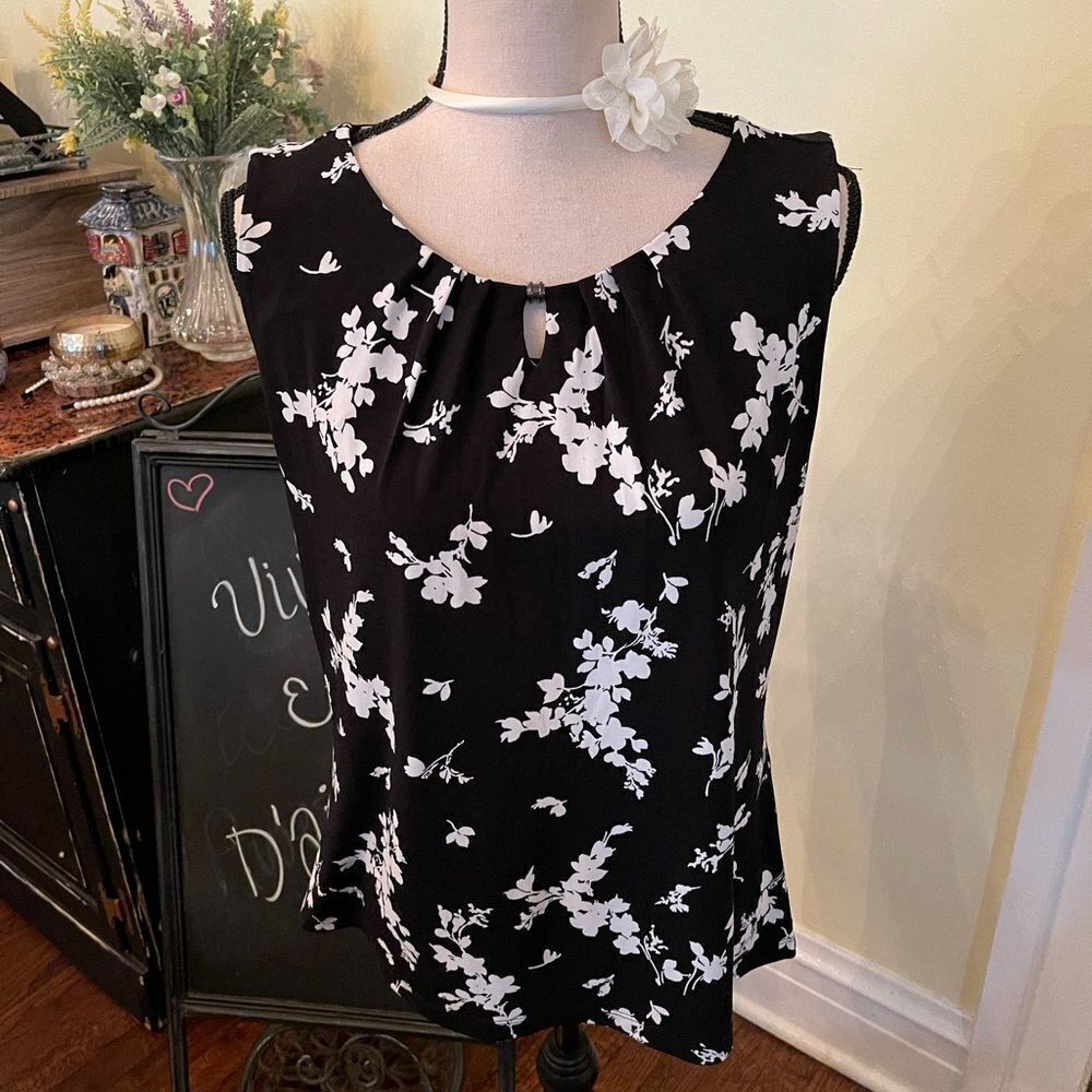 Ivanka Trump Floral Pleated Neck Top Sz L EUC